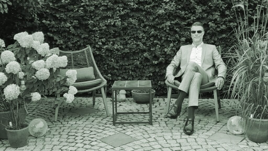 Garden Lounge_R1080_Shade657665